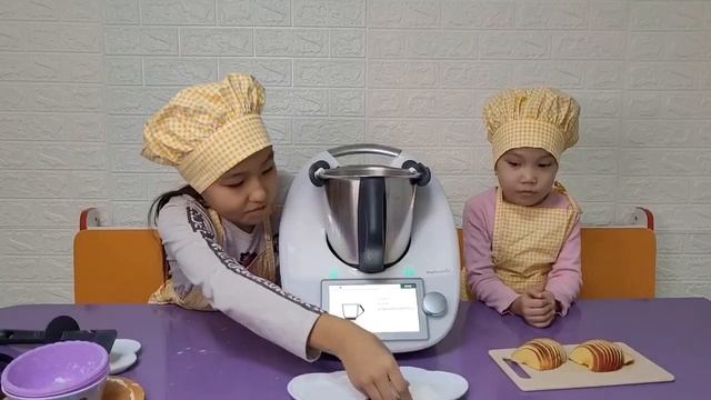 Балалар ас үйде! Алма қосылған пирог|қазақша рецепт