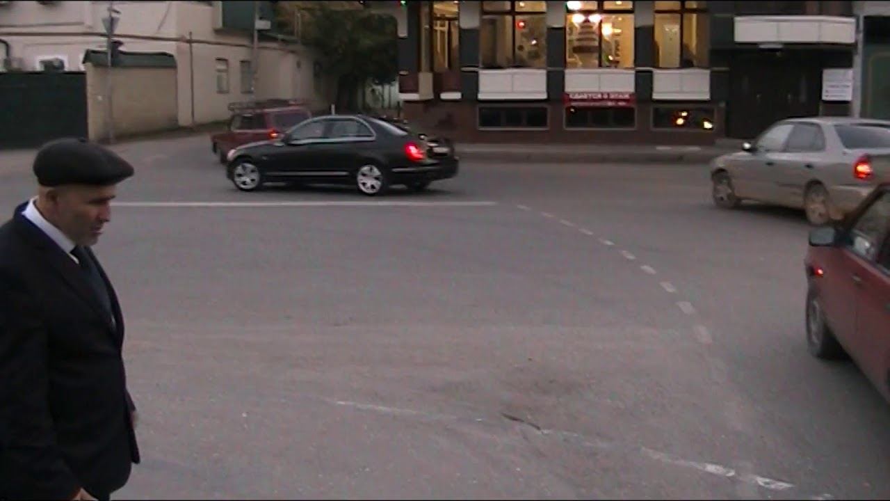 Неправильная разметка в Махачкале на перекрестке улиц Азиза Алиева и Абубакарова