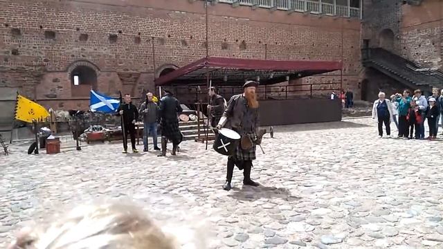 горцы мирский замок