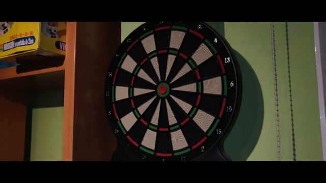 LOS MEJORES TRICKSHOTS DE DARDOS 😱😱!!!!!  Papelerota