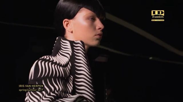 IRIS VAN HERPEN | SS 17 | Paris Haute Couture Week