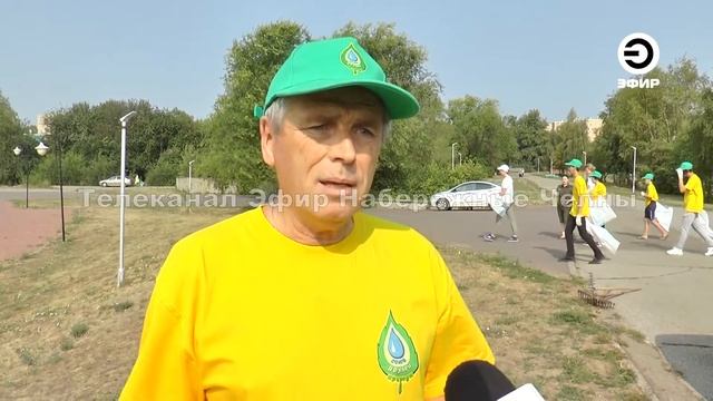 "Город" 13.08.2021 Сложнее всего достать из воды то, что люди оставляют после бурных пикников.