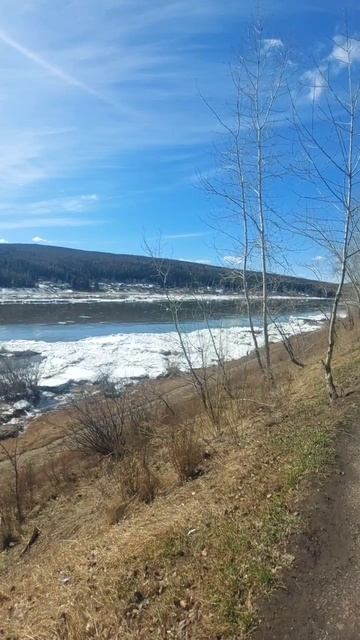 Усть-Кут, ранний ледоход, река Лена