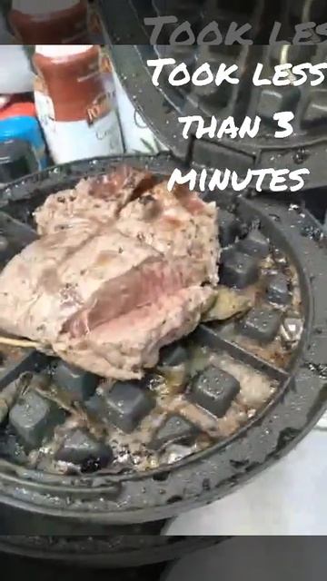 filet mignon in waffle iron, medium rare - less than 3 minutes!!!#willitwaffle #filetmignon #waffle