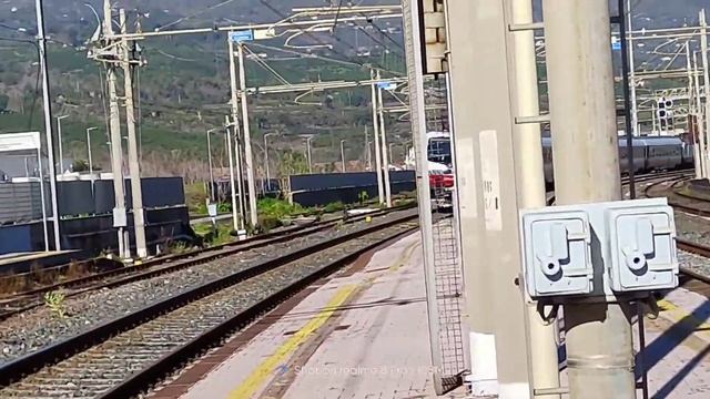 Treno frecciabianca diretto a Messina centrale