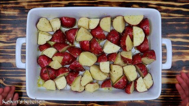 Easy and Savory Garlic Roasted Potatoes - Garlic Baked Potatoes