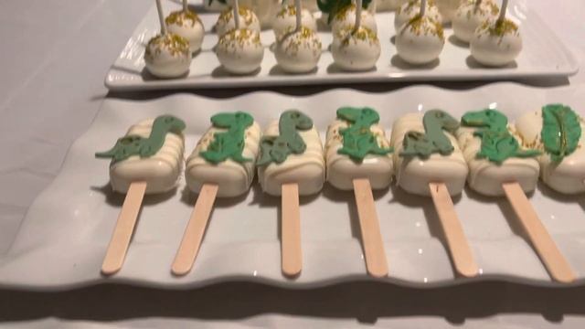 cake pops dinosaur - dinosaur themed-treats baby shower