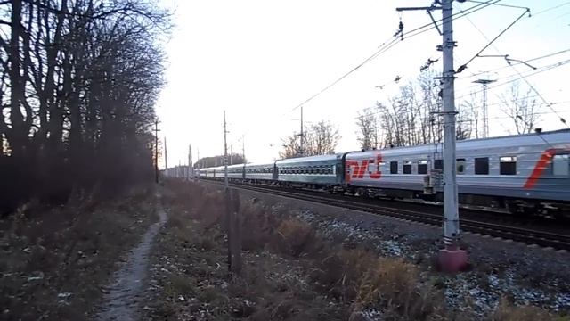 Электровоз ЧС6-028 с поездом №055 (СПб → Москва)