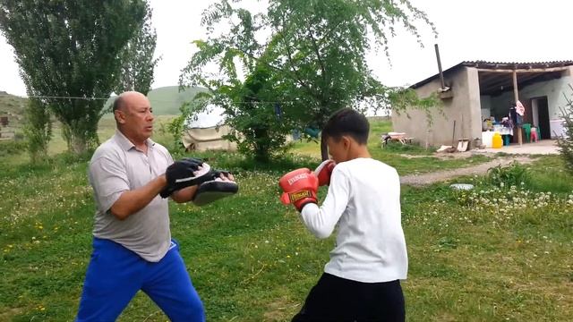 Работа на лапах в горох