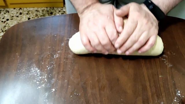 Παραδοσιακό ζυμωτό ψωμί με προζύμι