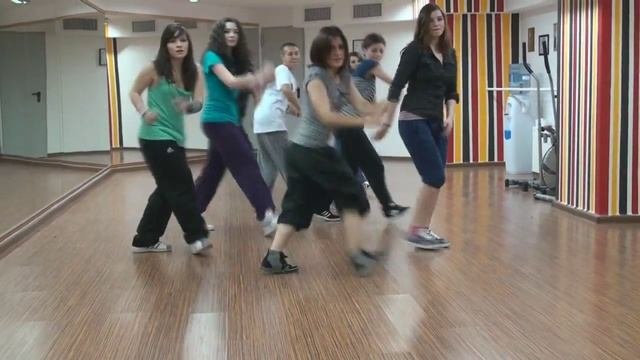 Andreea Popa - Instructor Dancehall @Onebeat Dance Studio