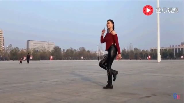 Танцует Цин Цин