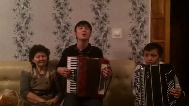 Қос аққу Клара Төленбаева Асxат Байболат