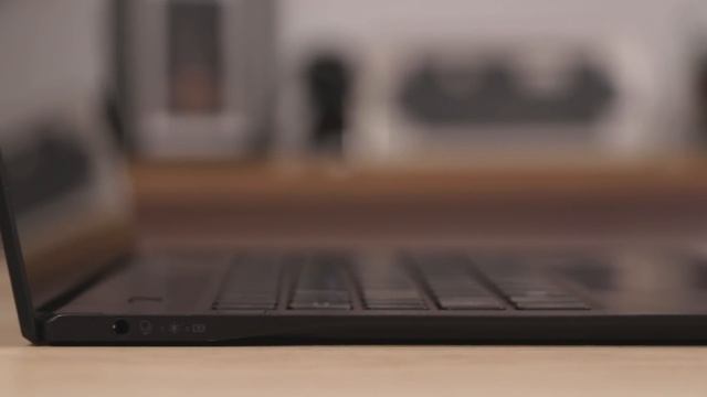 Acer Swift 7 är en helt galet tunn laptop! (under 1 cm och under 900 gram)