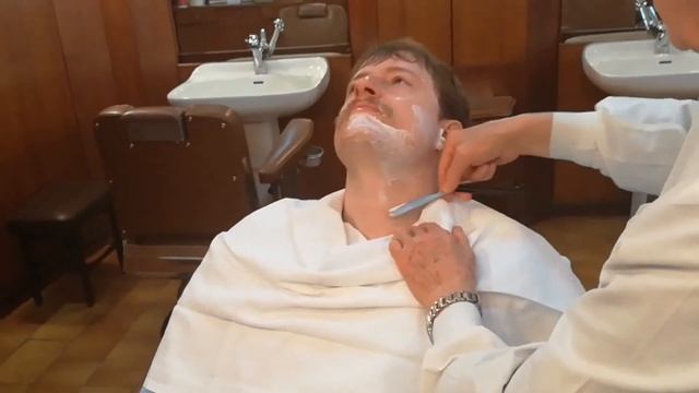 Vincenzo: storico barbiere di via del Babuino