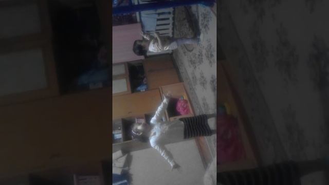 Дина зажигает