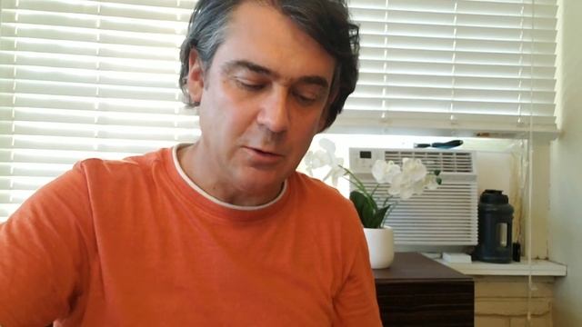 Probando salsa picosa Iguana XXX