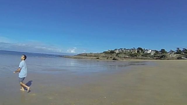 Video of the Wanguri from Wallaby Boomerangs, lightweight and durable wooden boomerangs