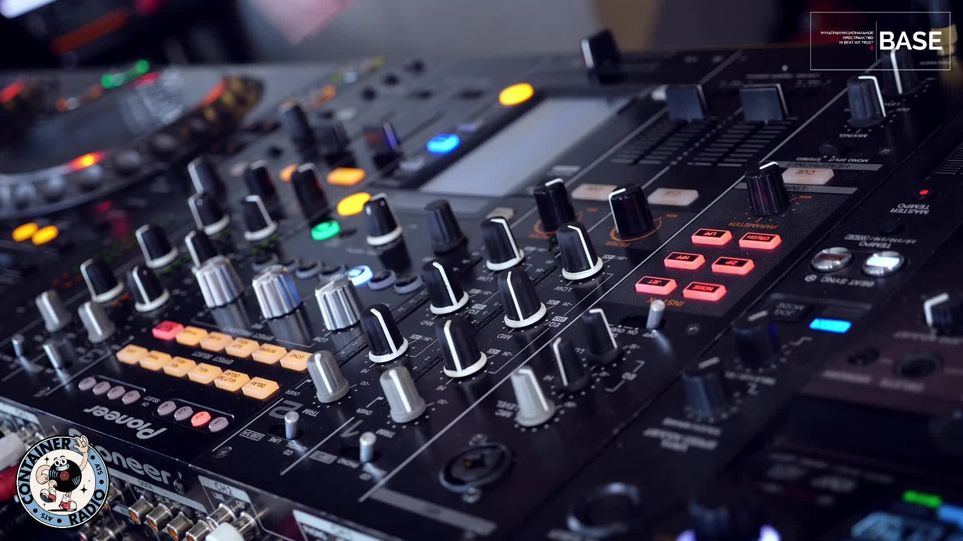 CONTAINER RADIO Live Stream - SOFTSKILLA, BOOZA, ZHAR, Х-CAM, TOPER & 007 (2025-04-20)