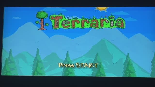 Захожу в старый мир в TERRARIA