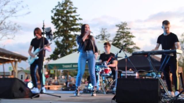 Виступ гурту «HAVANA cover band» на фестивалі світязького пончика