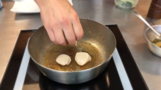 Scallops with sauted topinambur with ginger and lemongrass easyfoam by Chef Alfonso Tomassoni