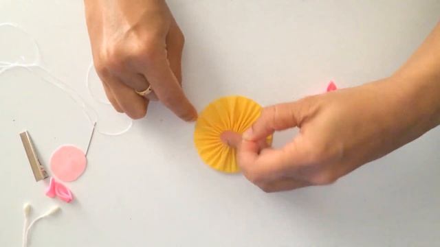 DIY - how to make a Tsumami Kanzashi flower