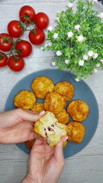 Вкусные, чесночные булочки с сыром.