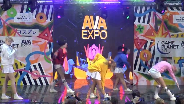 AvaExpo 2017 - Day 2 - 7 - Red Velvet - Ice Cream Cake dance cover by UDMS