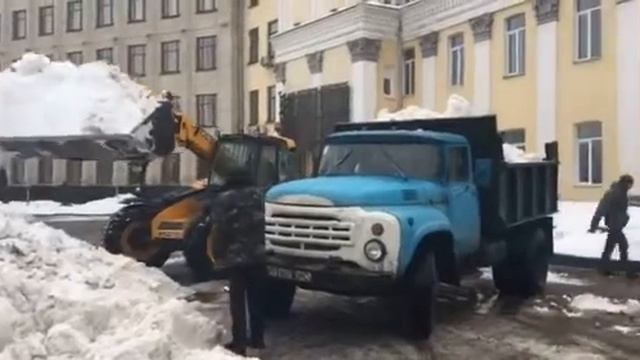 ЖИТОМИР.today |Прибирання снігу на мн. Корольва