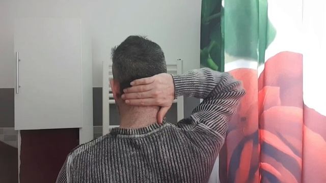 Saçın Ense ve arka kısımlarını adım adım kolayca kendin kes KUAFÖR gibi4!(#pratiksaçkesmeyöntemleri
