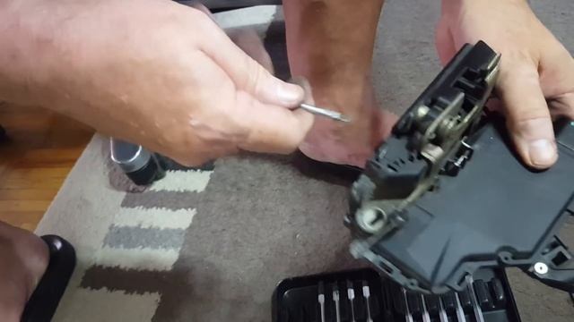 Volkswagen ajtózár szétszedése