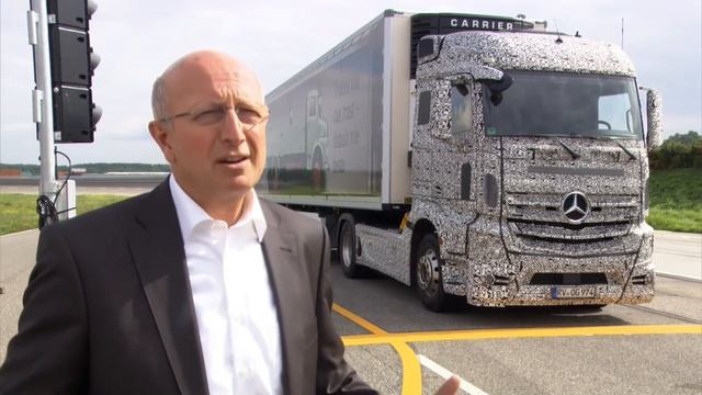 Mercedes-Benz Trucks - technological premiere of Blind Spot Assist