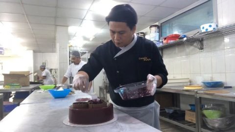 How to make Cherry Chocolate Mousse #cakes #kuwaitcakes #kuwait #mousse #food #q8food