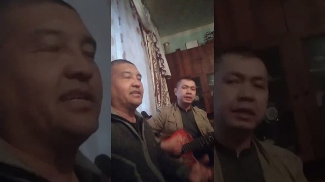 Канат Есен бирге гитарамен "Алыстагы арманымсын ансаган"