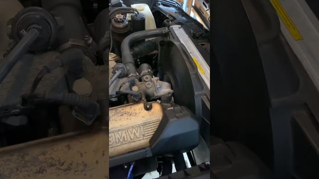 1990 BMW 735i idle and exhaust sounds
