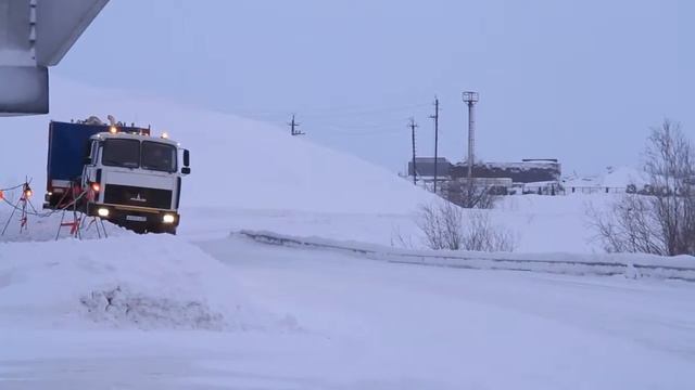 Перевозка негабарита Бауэра тралом на месторождение Бованенковское в ЯНАО