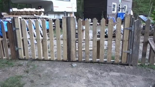 Finishing My Pallet Wood Picket Fence Gate