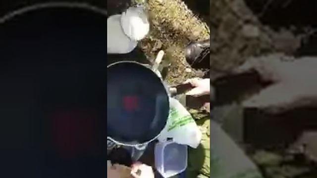 Жарим блины на природе