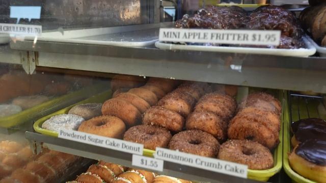 DK's Donuts and Jennie Fou Lee #Donuts #LA #SantaMonica #KneadedLA