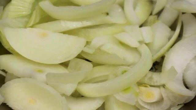 Ошеек запеченый с картофелем и яблоками