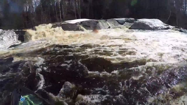 Пятый падун слева (каякеры)