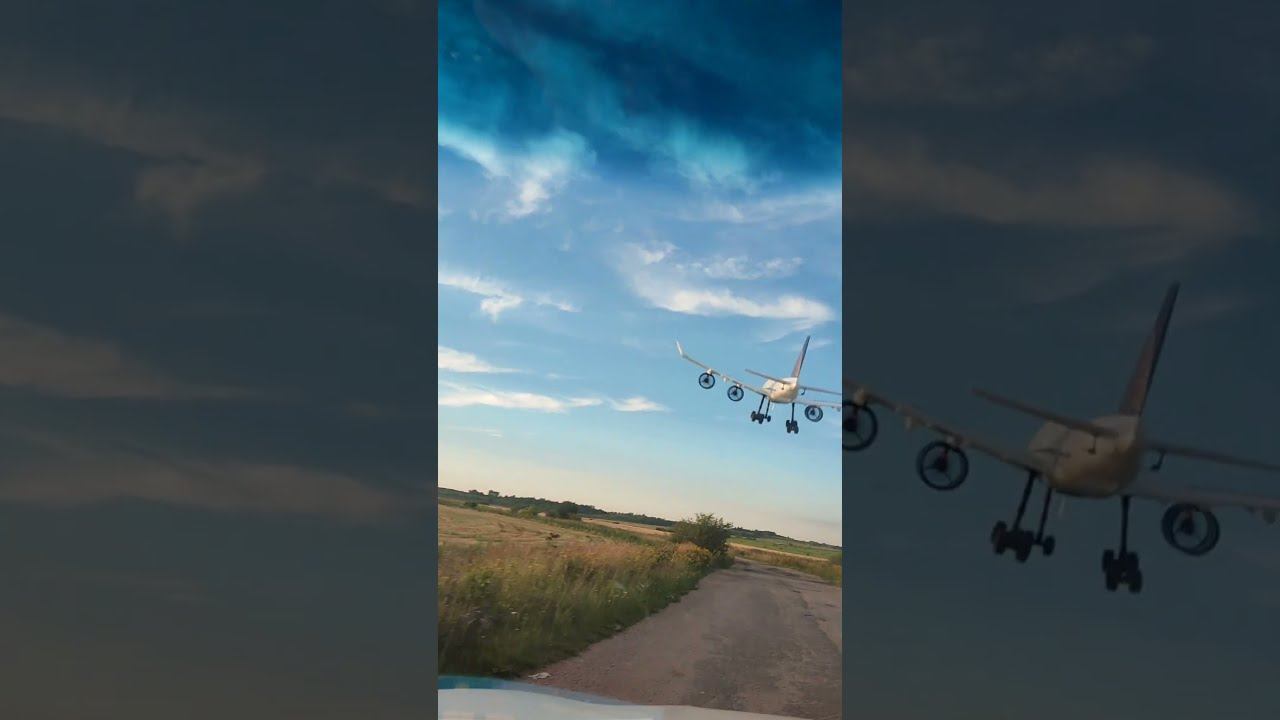 Посадка Боинга на авто. Ссылка в описании.