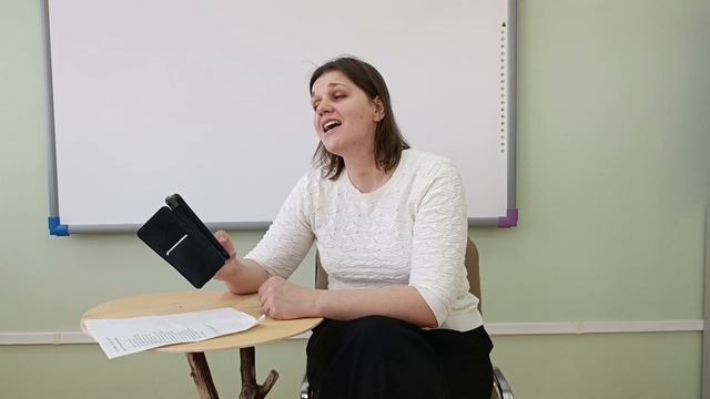 Вот уже осень качает права