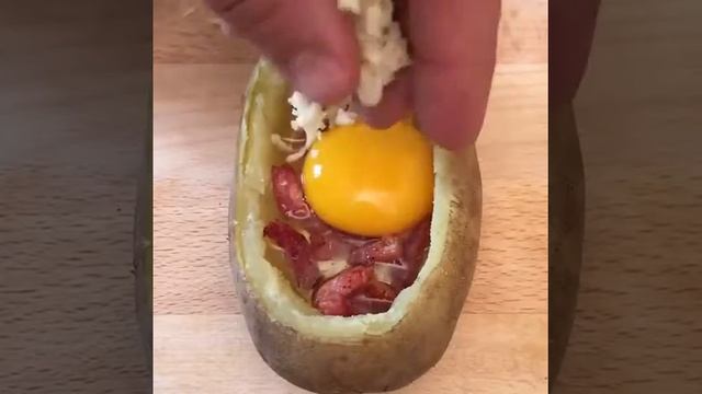 Картошка с начинкой.