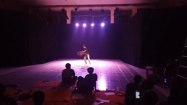 latihan jadi operator lighting tari