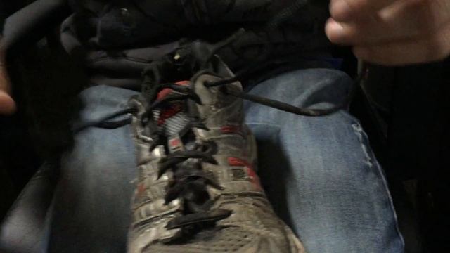 Joe Lauzon Teaches You to Tie Your Shoes