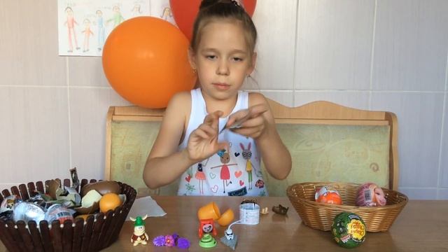Открываем Киндеры и шоколадные шары Чупа-Чупс!/ Kinder Surprises eggs, Chocoballs.