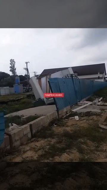 Голубицкая Краснодарский край. Момент выхода смерча на берег  08.07.2020