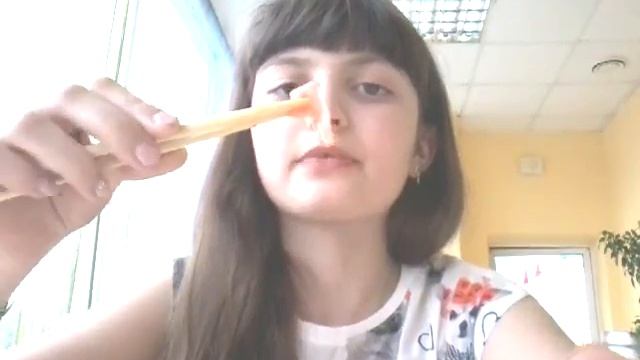 Я в кафе. ( кушаю суши.)